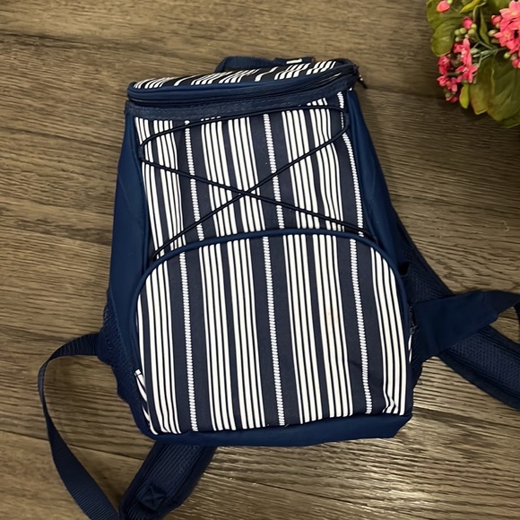Picnic backpack NWOT - Picture 2 of 7